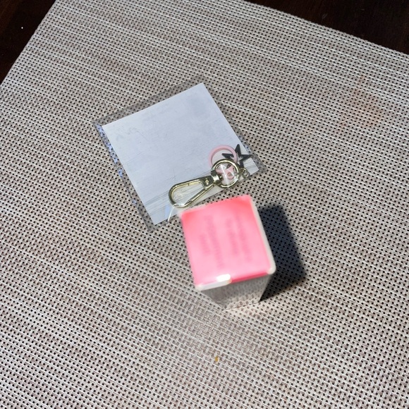 New tarte lip with charm - Picture 2 of 3